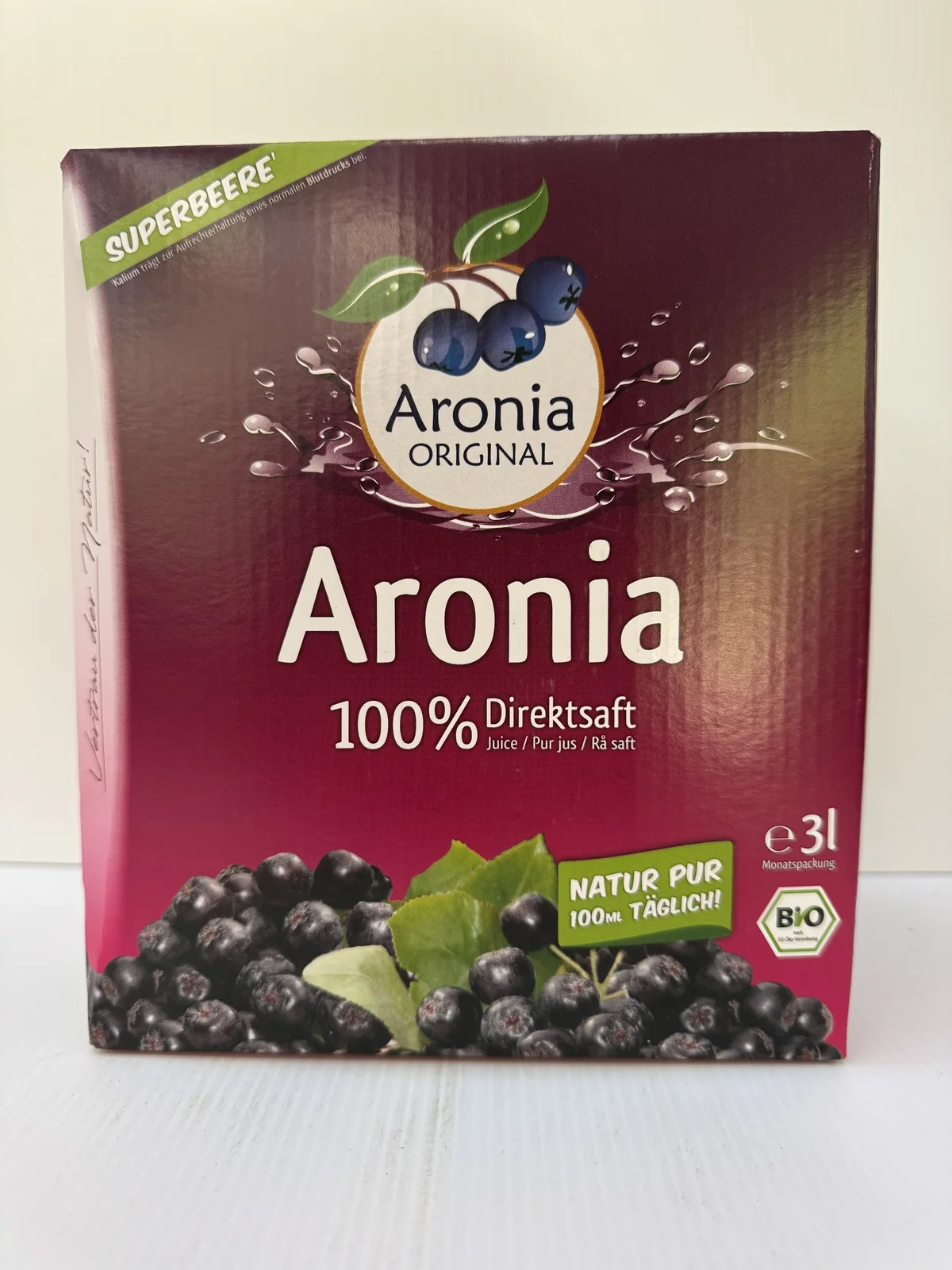 Bag-in-box med økologisk Aronia 100 % direktsaft, 3 liter.